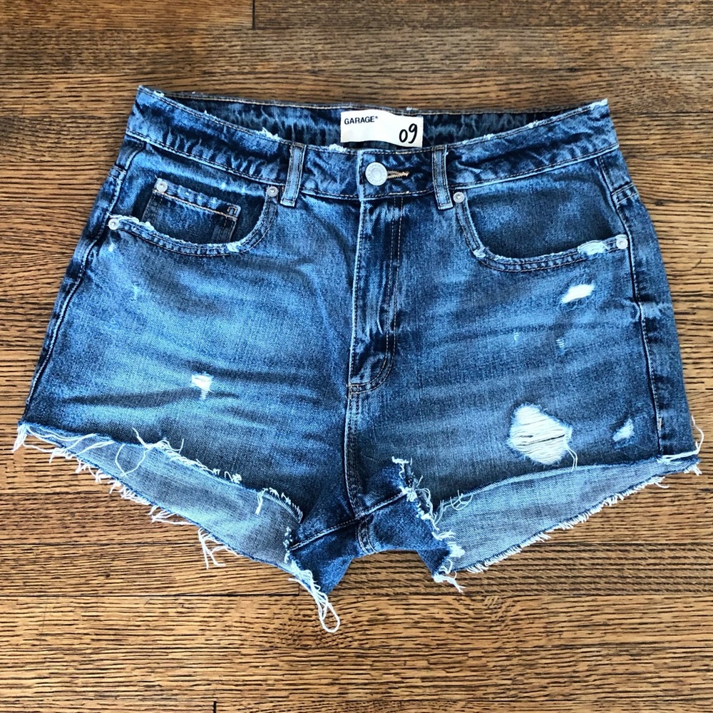 GARAGE Shorts